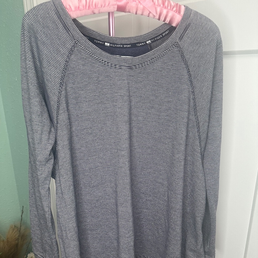 Tommy Hilfiger Sport Shirt Womens Medium Blue Striped Long Sleeve Scoop Neck